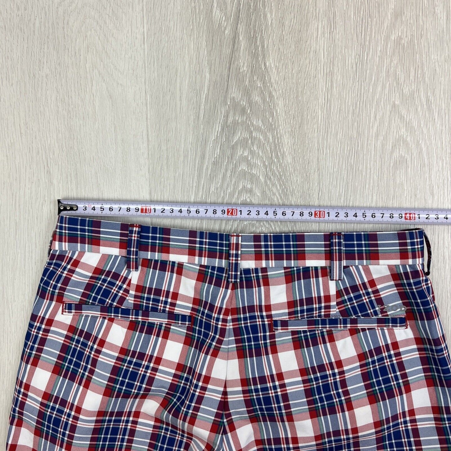 iZod Golf Mens Plaid Golf Shorts Size 32 (Like New)