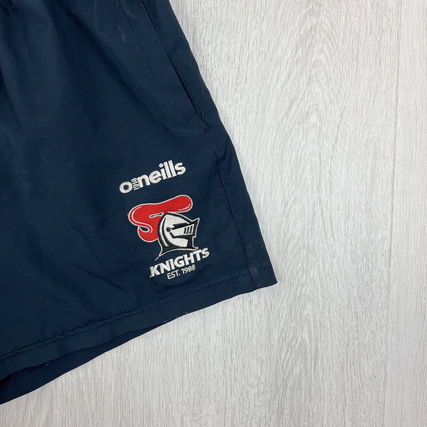 Newcastle Knights Training Shorts Size Youth XL (Fits Mens M)