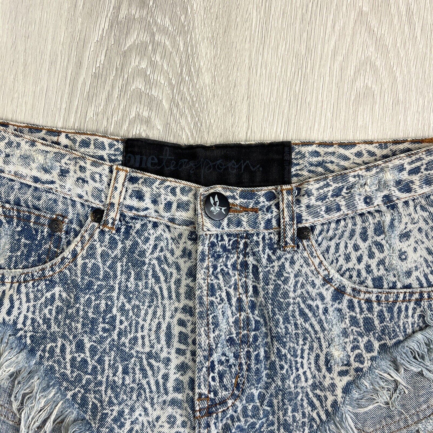 One Teaspoon Womens Blue Denim Cut-Off Animal Pattern Shorts Size 28-30 Approx