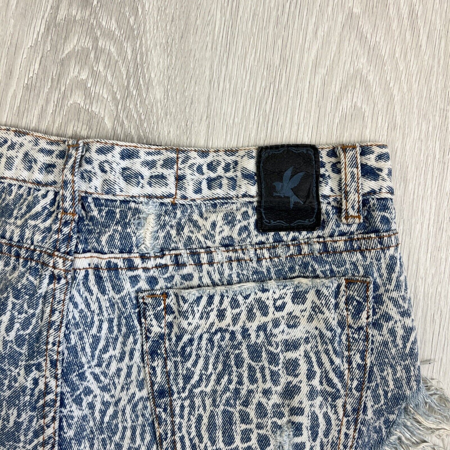 One Teaspoon Womens Blue Denim Cut-Off Animal Pattern Shorts Size 28-30 Approx