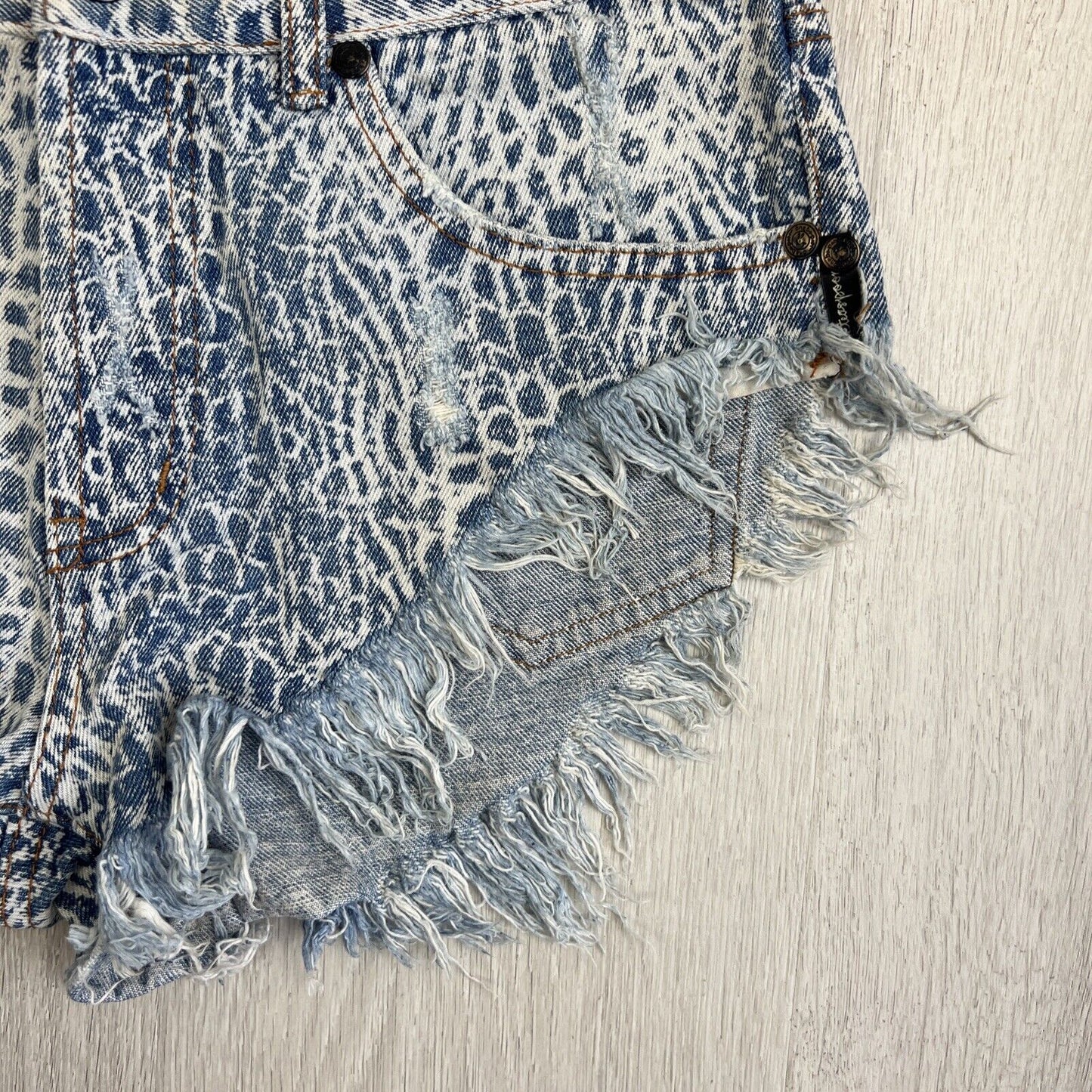 One Teaspoon Womens Blue Denim Cut-Off Animal Pattern Shorts Size 28-30 Approx