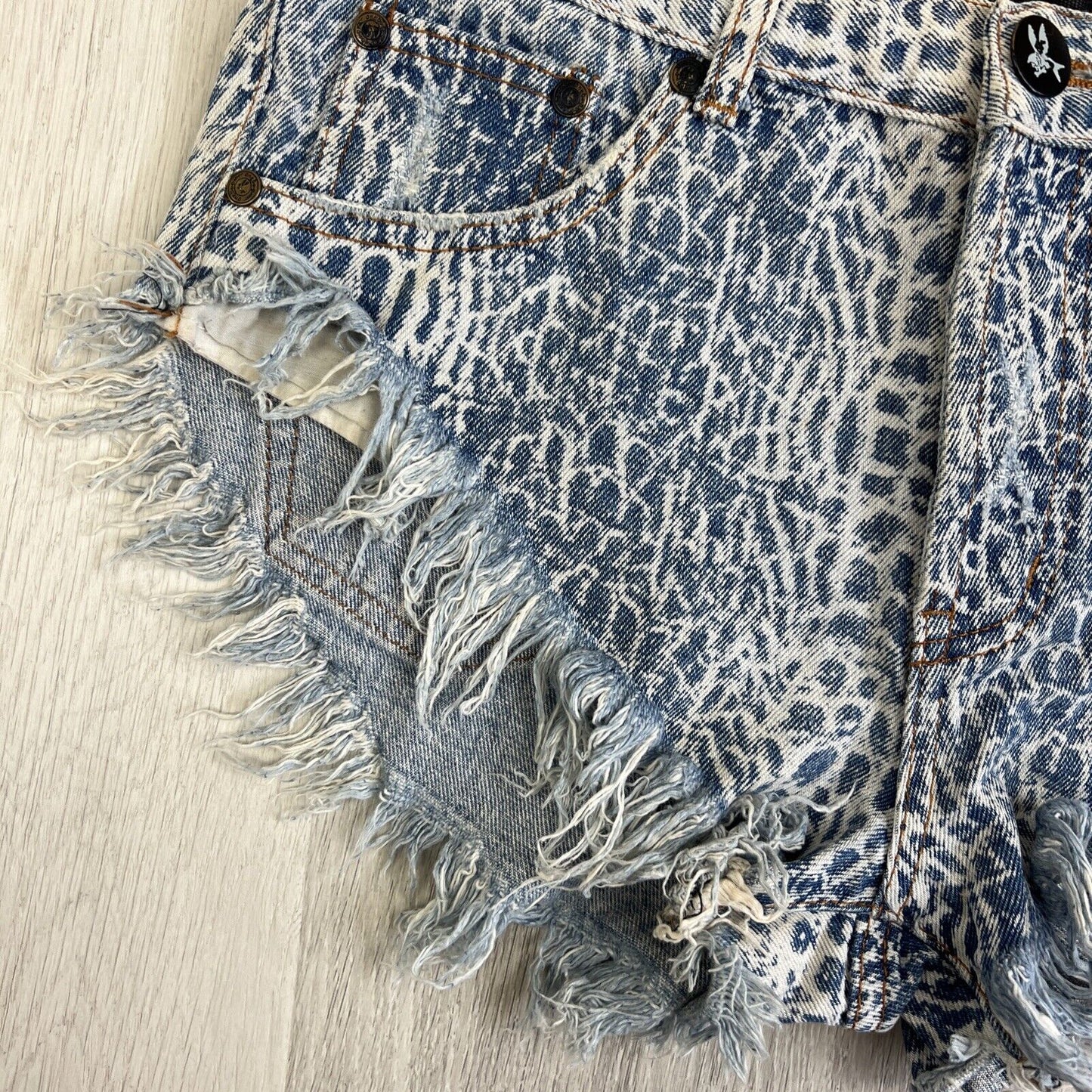 One Teaspoon Womens Blue Denim Cut-Off Animal Pattern Shorts Size 28-30 Approx