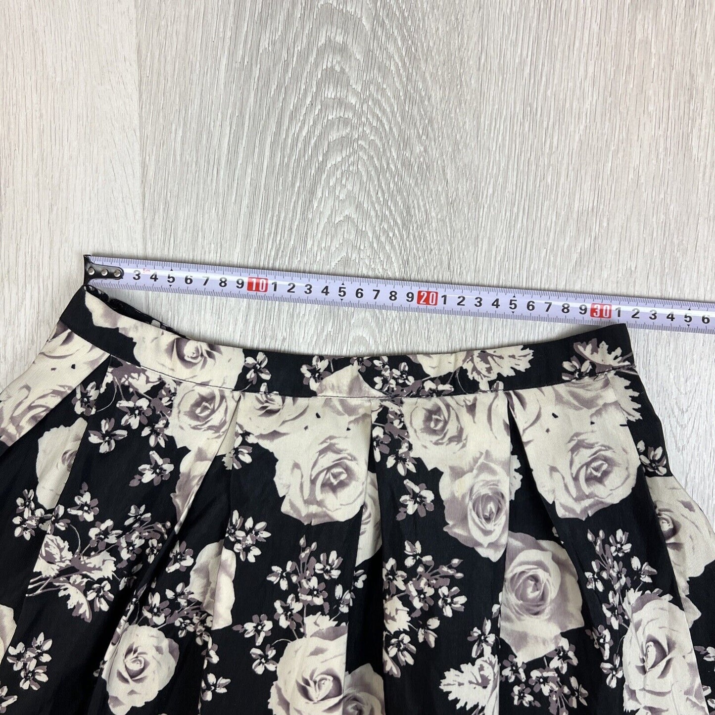 Forever 21 Womens Black Floral Pattern Mini Skirt Size 27