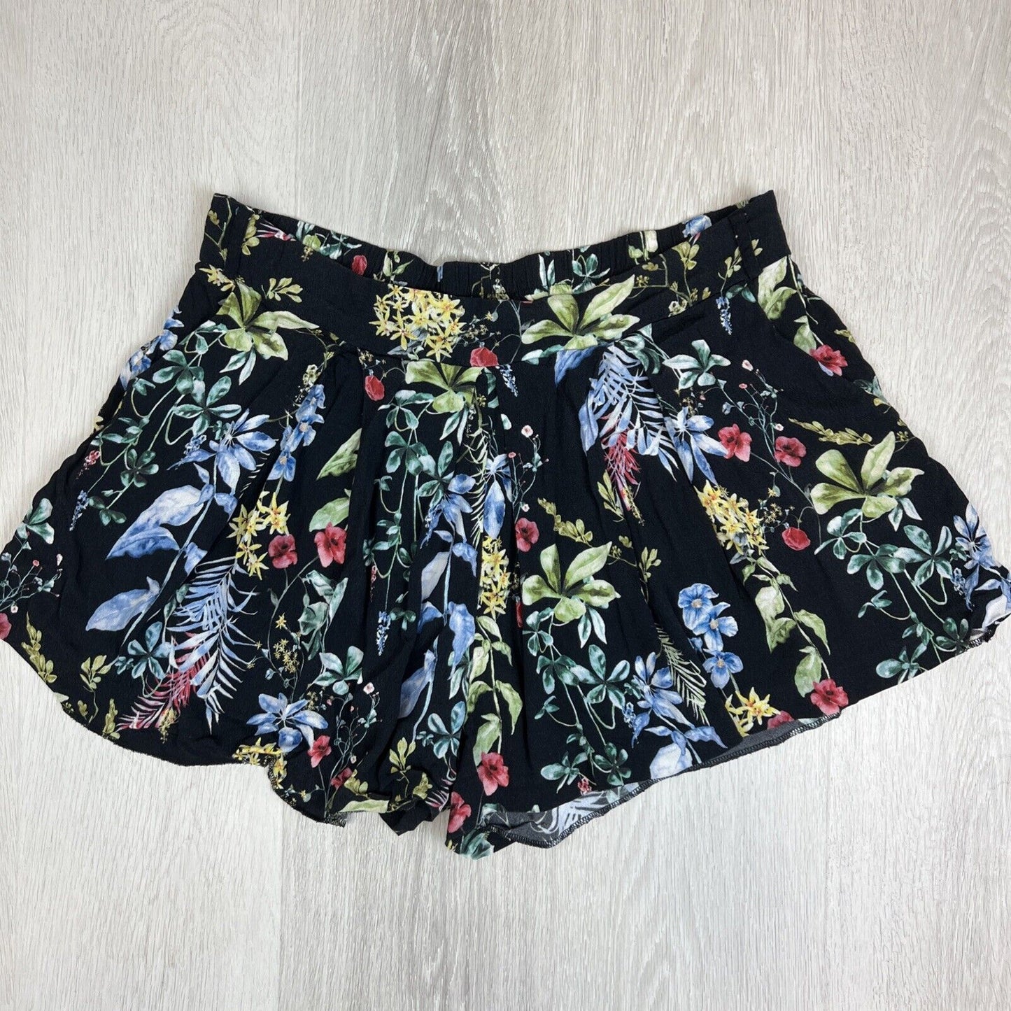 Forever New Womens Black Floral Pattern Shorts Size 14 AU