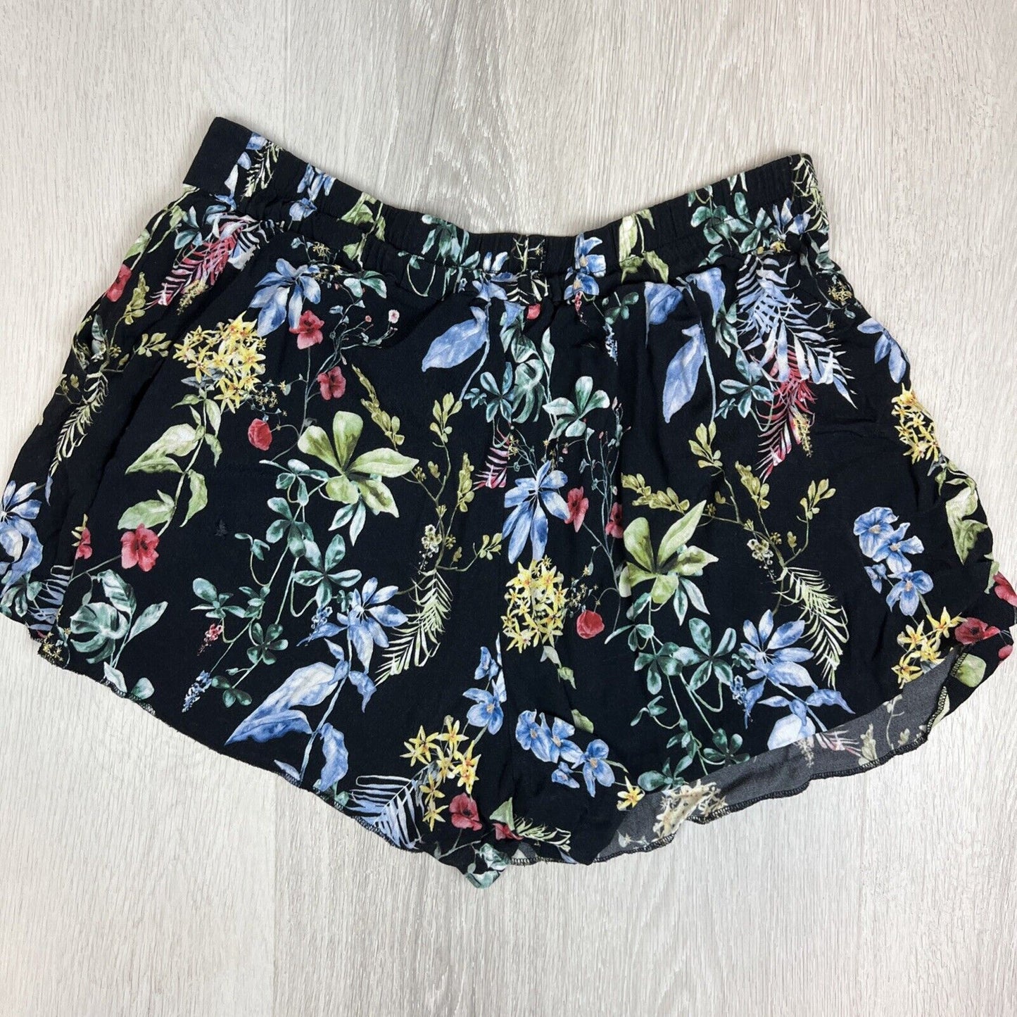 Forever New Womens Black Floral Pattern Shorts Size 14 AU