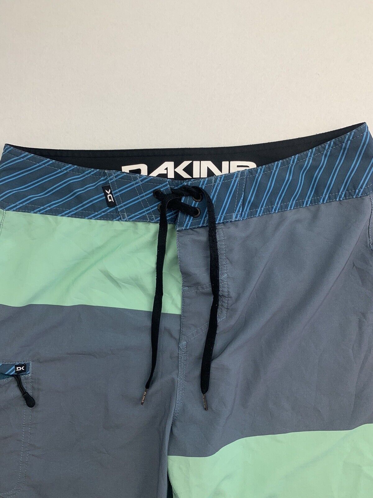 Dakine Mens Colour Block Board Shorts Size 34