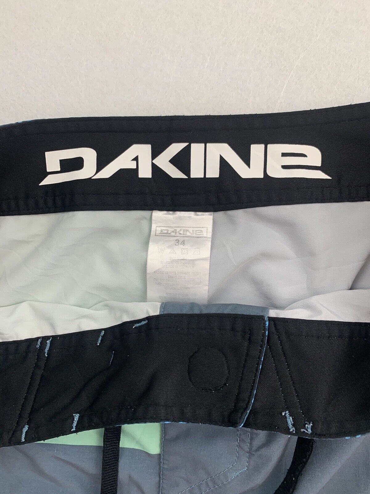 Dakine Mens Colour Block Board Shorts Size 34