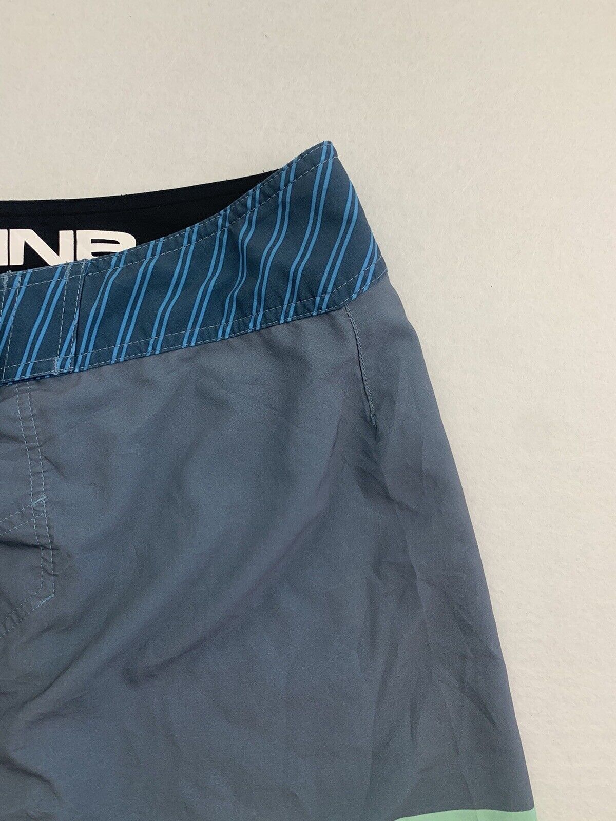 Dakine Mens Colour Block Board Shorts Size 34