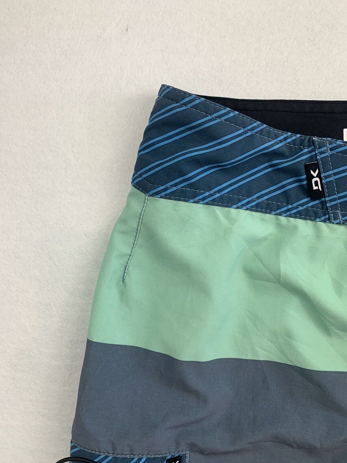 Dakine Mens Colour Block Board Shorts Size 34