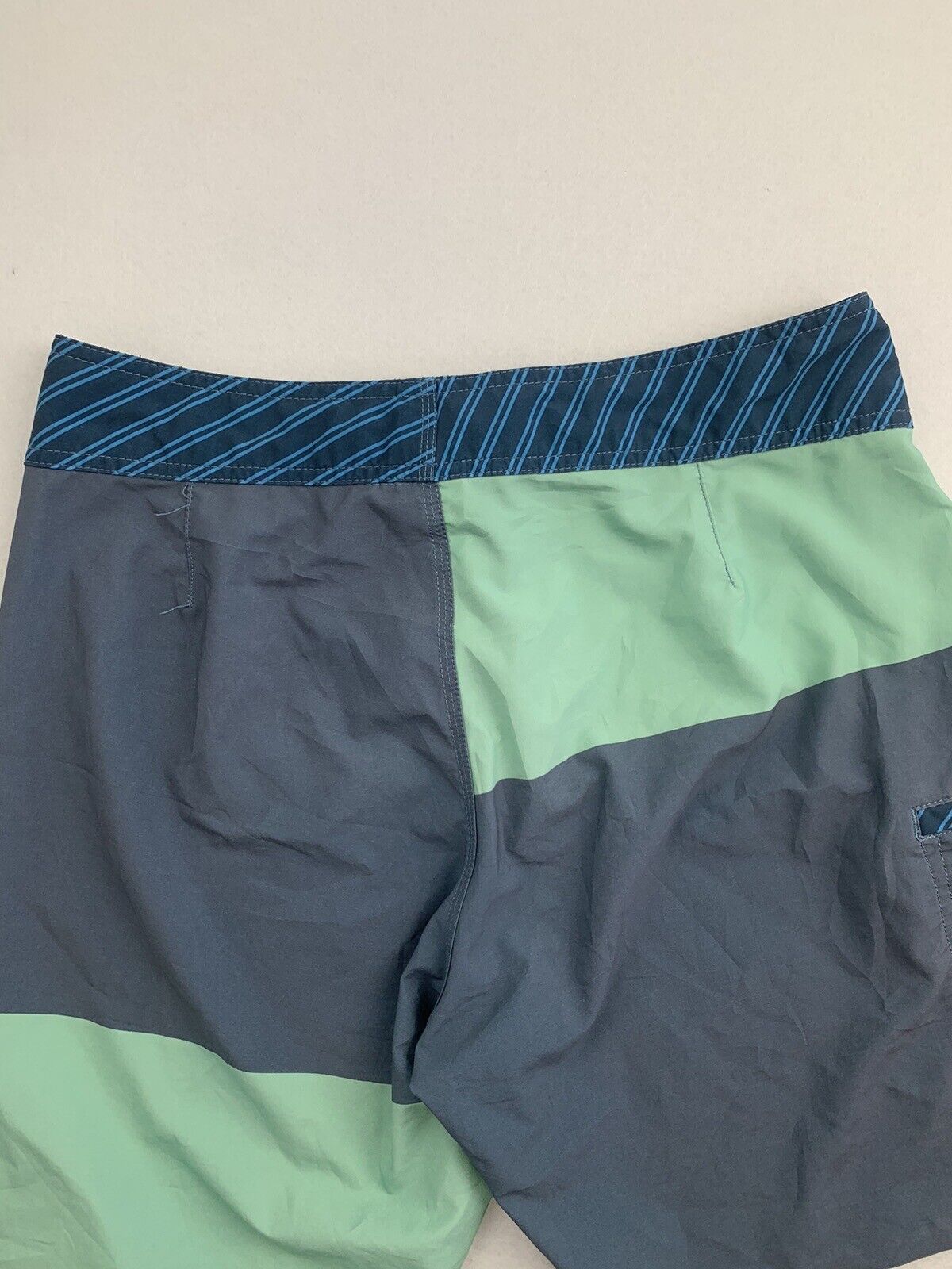 Dakine Mens Colour Block Board Shorts Size 34