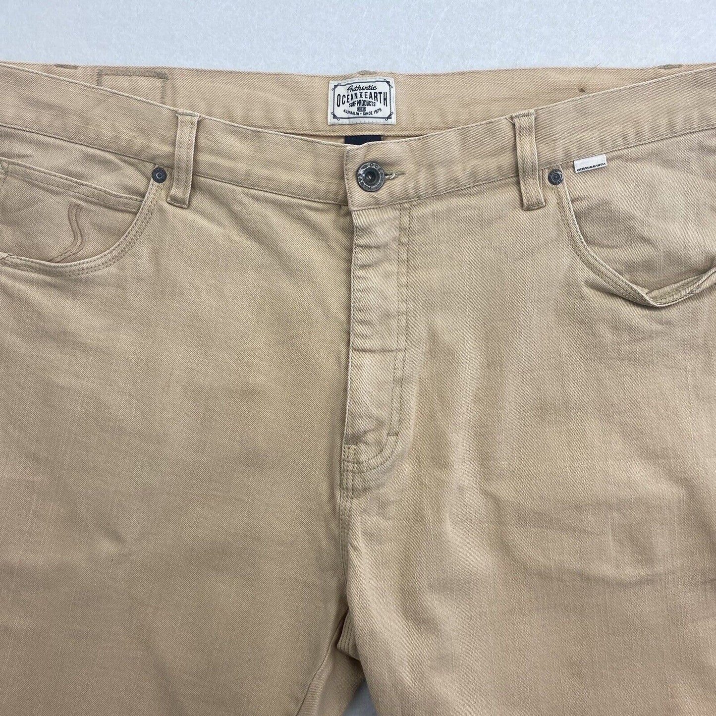 Ocean And Earth Mens Beige Shorts Size 36