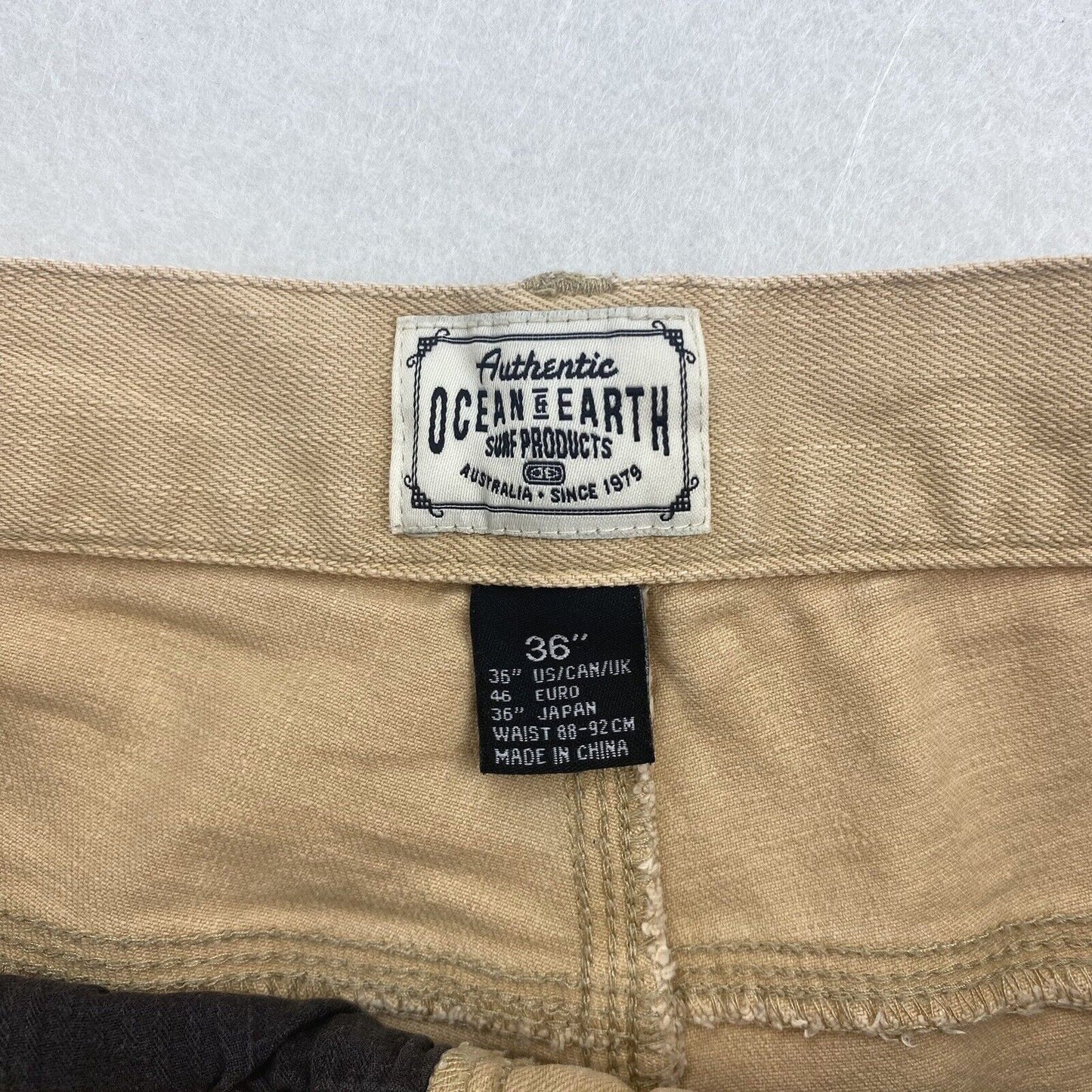 Ocean And Earth Mens Beige Shorts Size 36