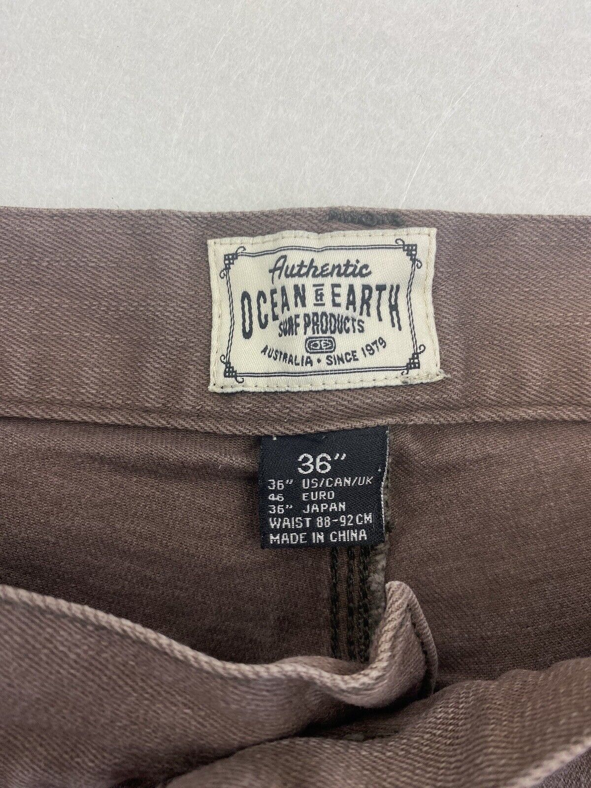 Ocean And Earth Mens Brown Shorts Size 36