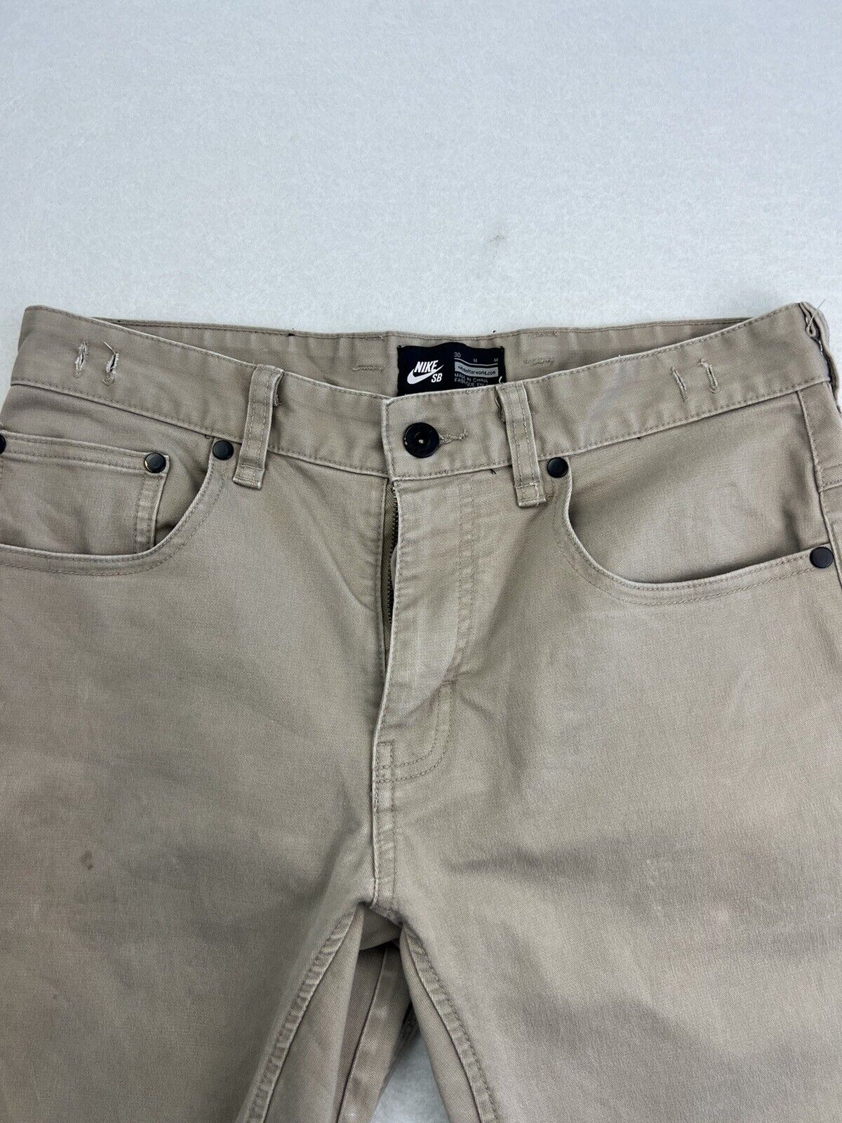 Nike SB Mens Beige Cut-Off Shorts Size 30