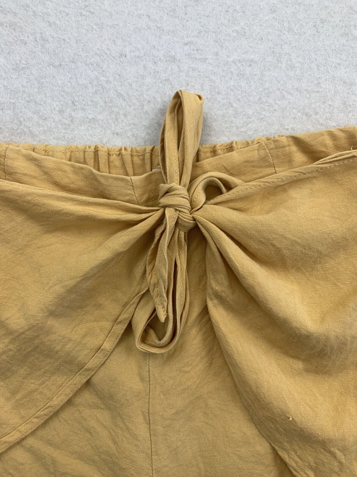 Subtitled Womens Yellow Linen Blend Shorts Size Large