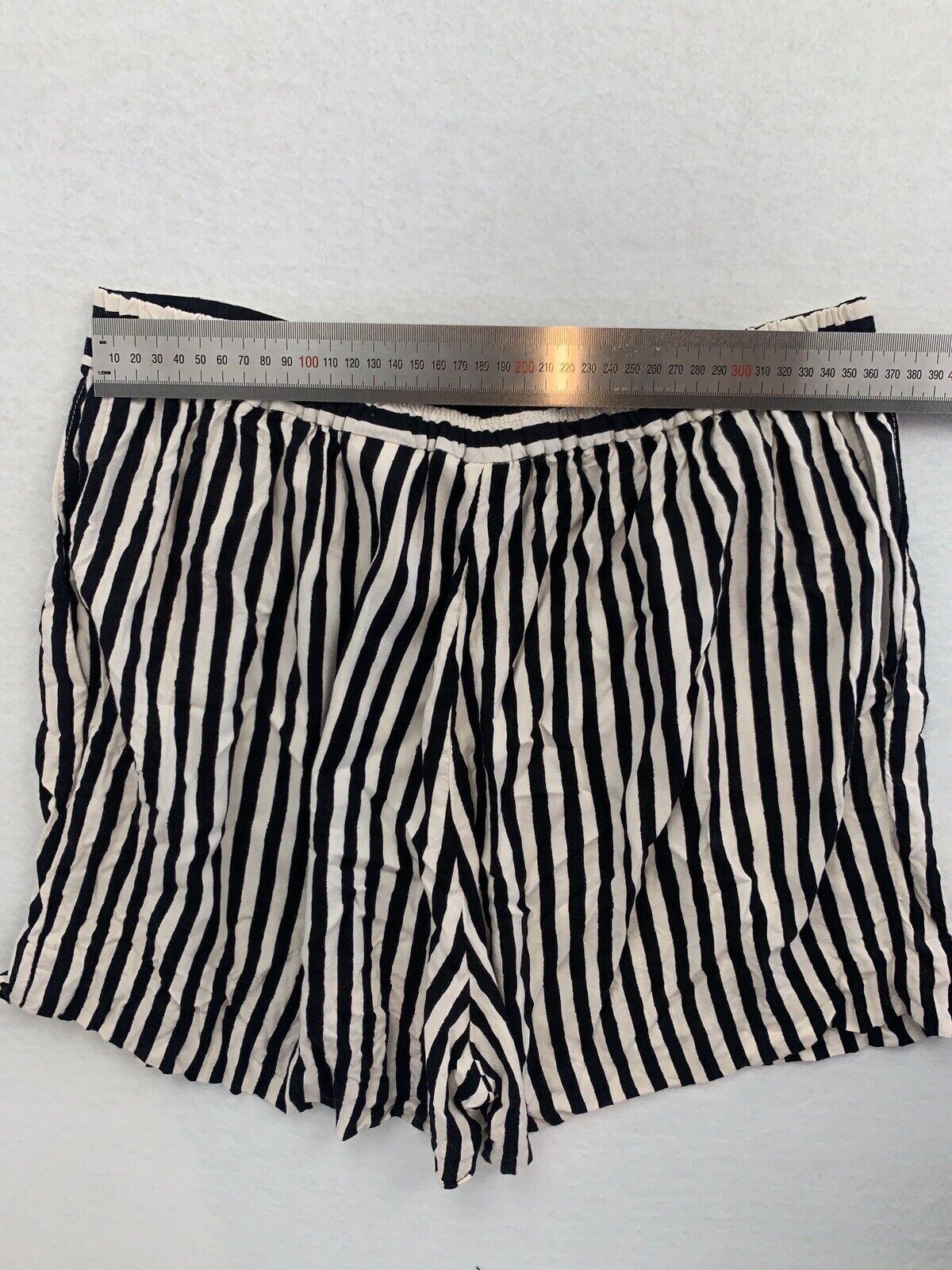 H&M Womens Striped Viscose Shorts Size US 10