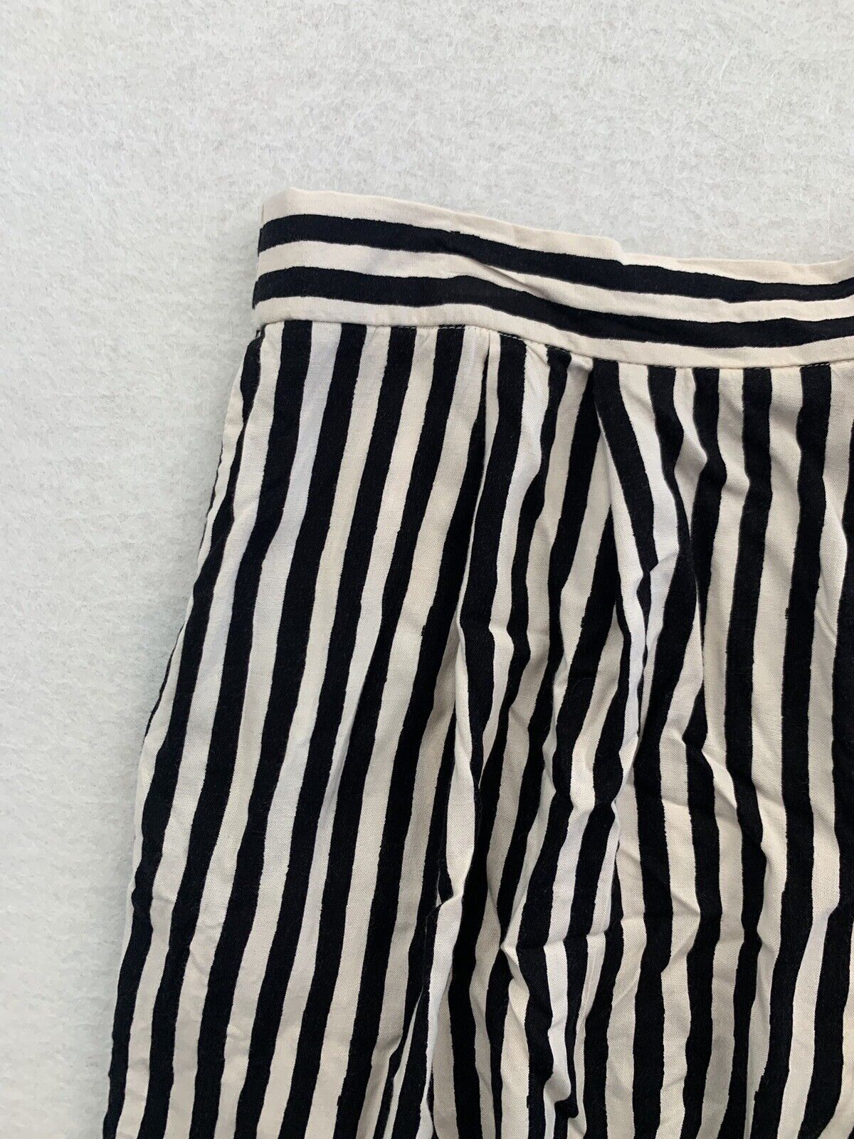 H&M Womens Striped Viscose Shorts Size US 10