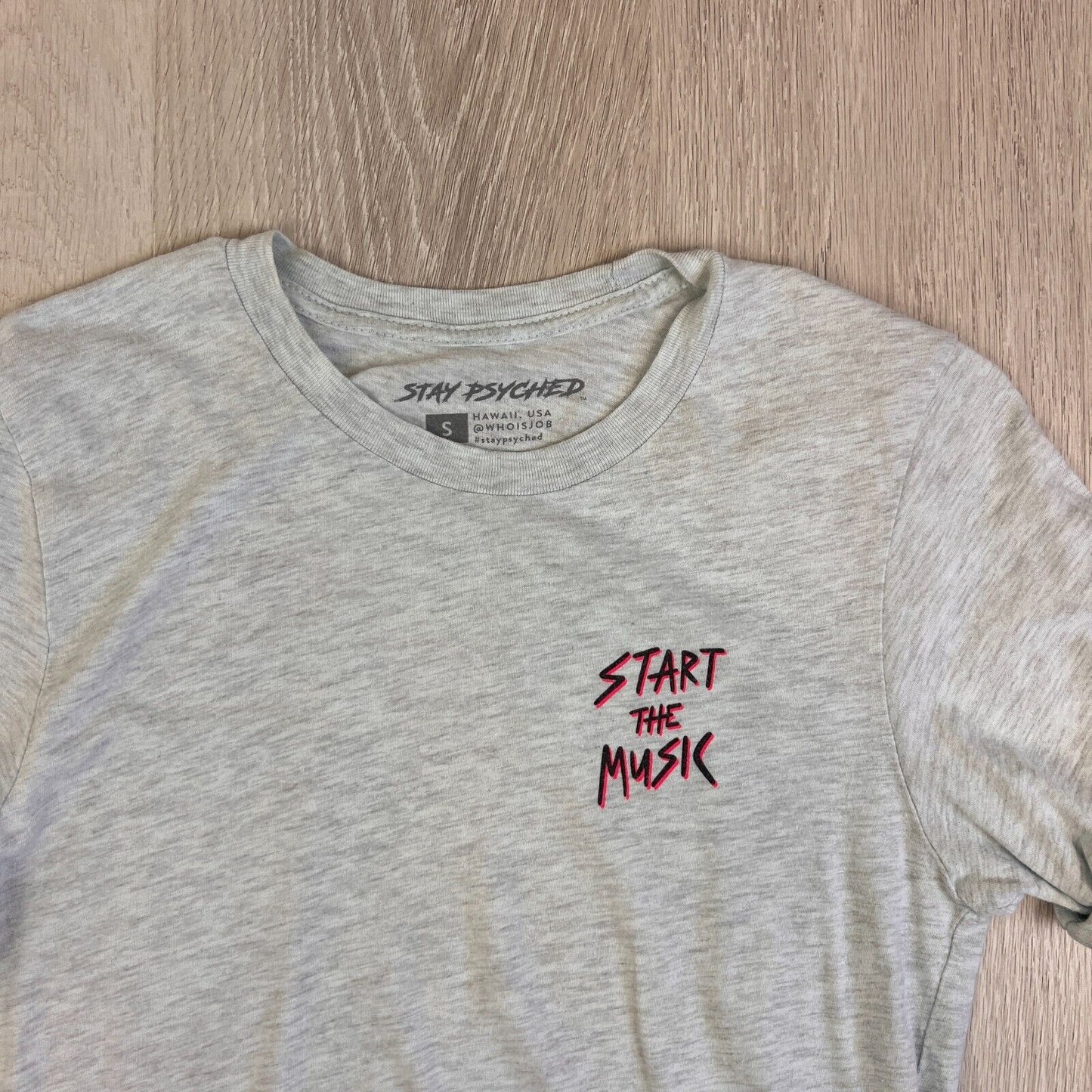 Stay Psyched Mens Graphic T-Shirt Size Small