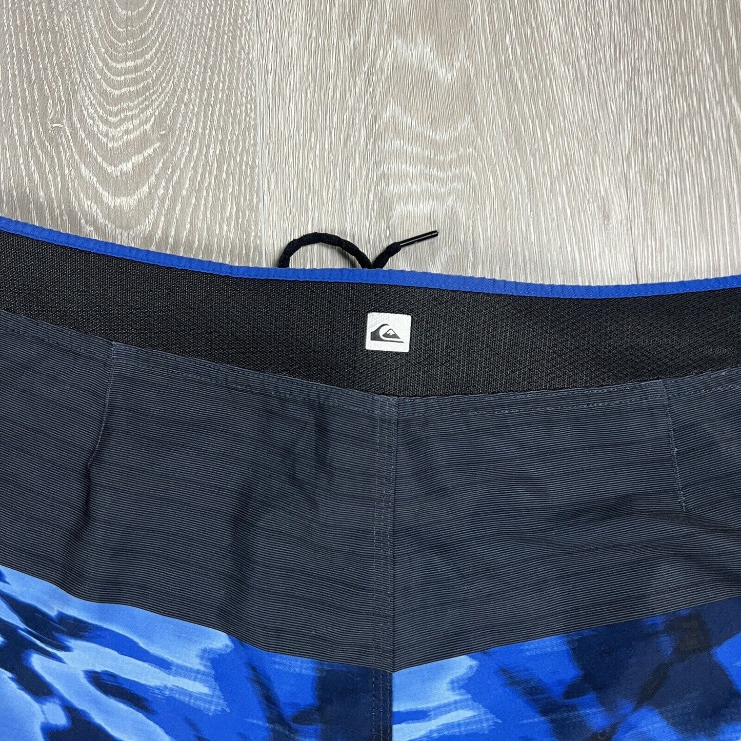 Quiksilver Mens Blue Swim Shorts Boardies Size 34