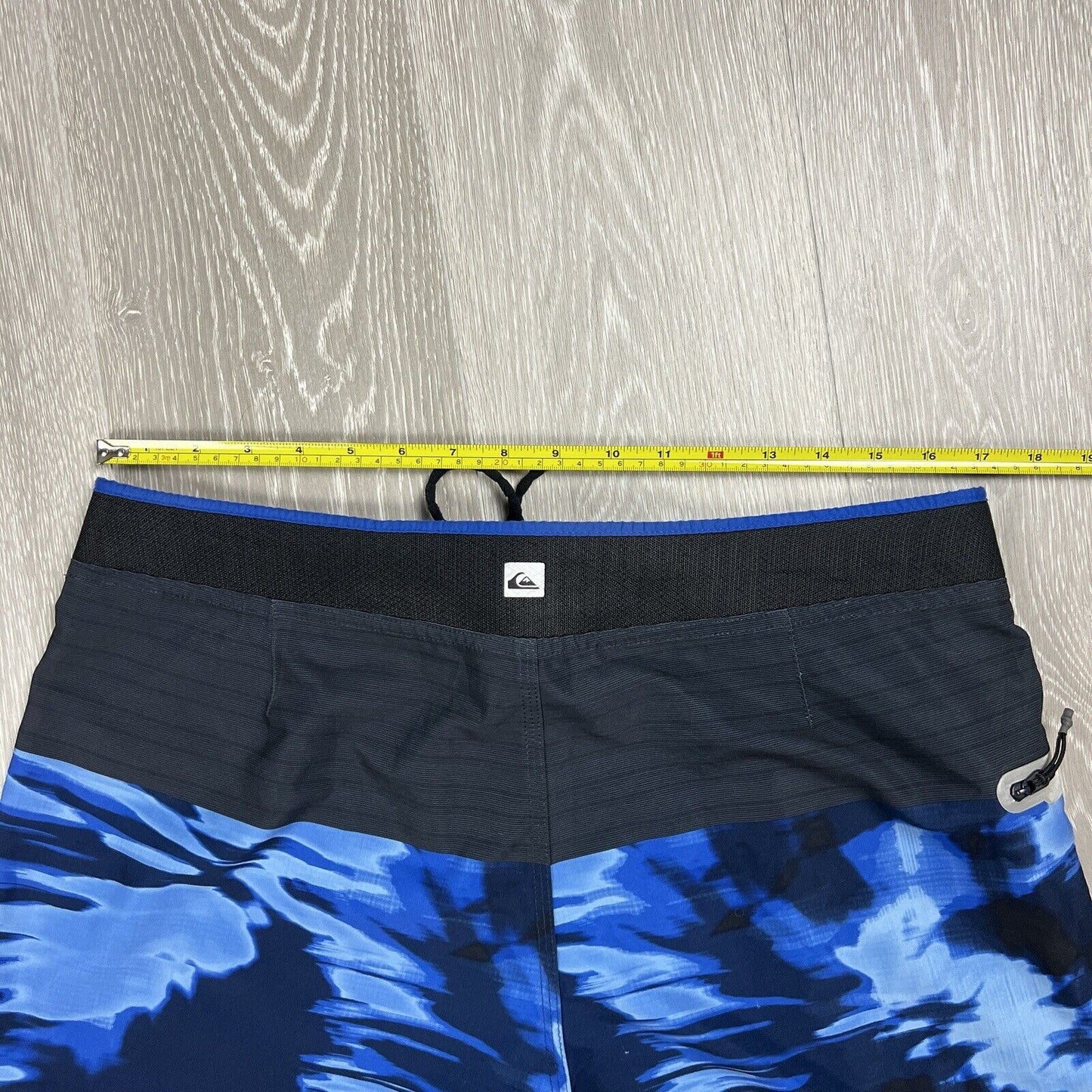 Quiksilver Mens Blue Swim Shorts Boardies Size 34