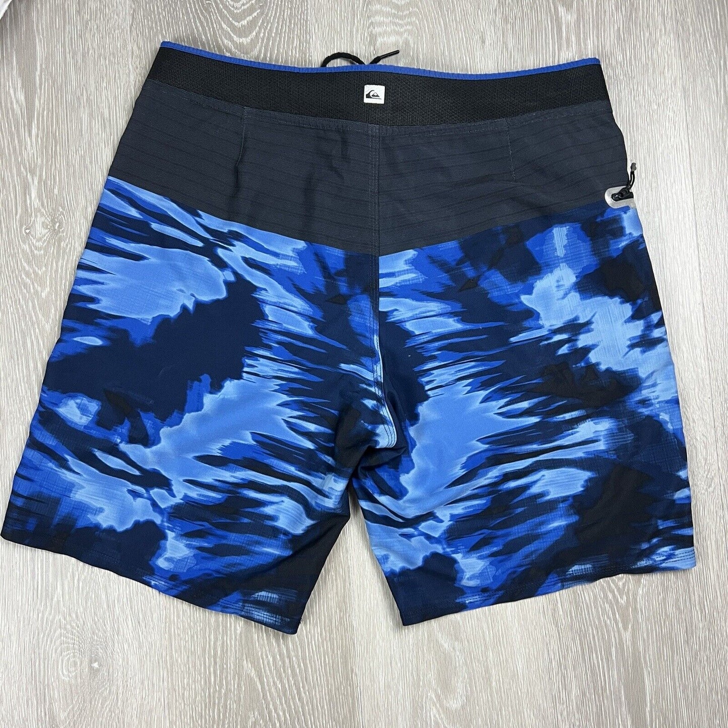 Quiksilver Mens Blue Swim Shorts Boardies Size 34