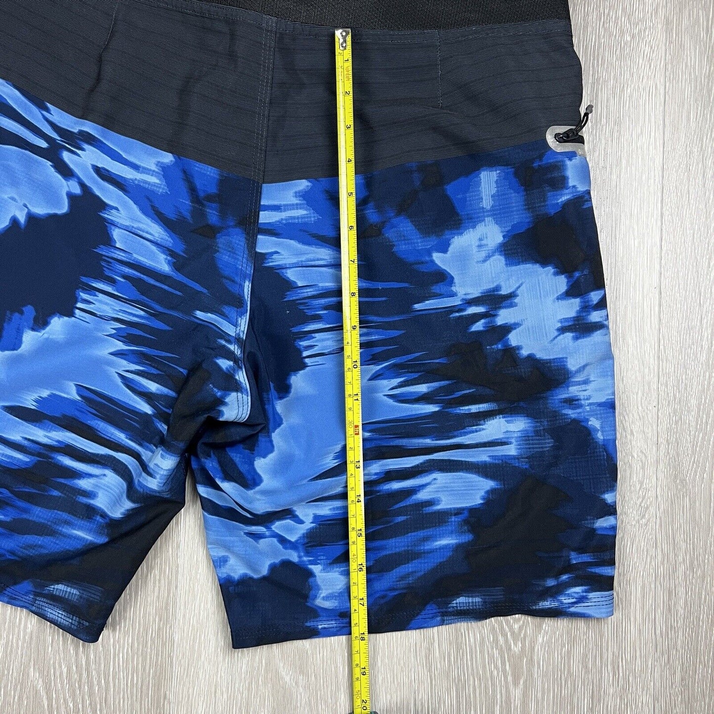 Quiksilver Mens Blue Swim Shorts Boardies Size 34