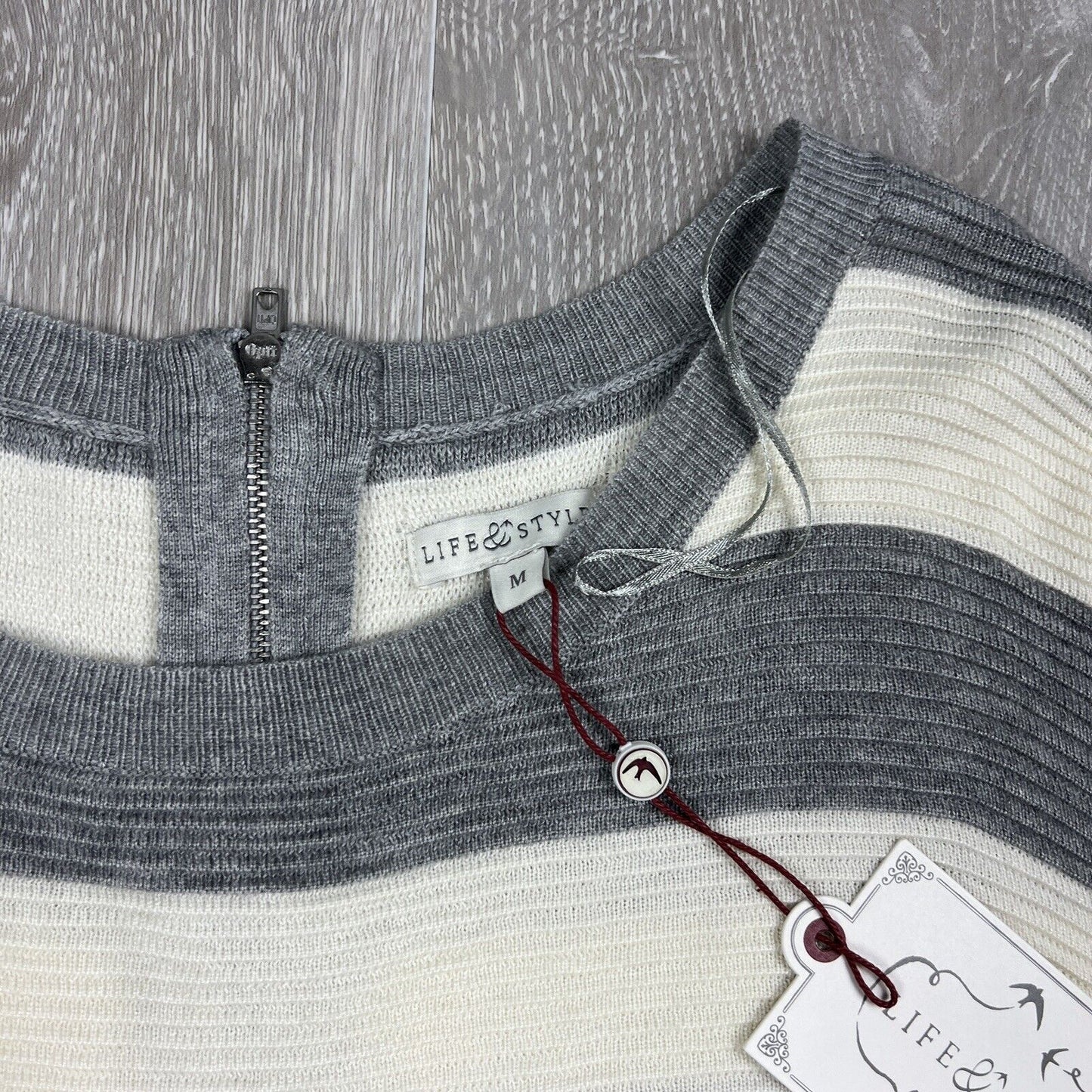 Life And Style Womens White And Grey Striped Jumper Size Medium  (New)