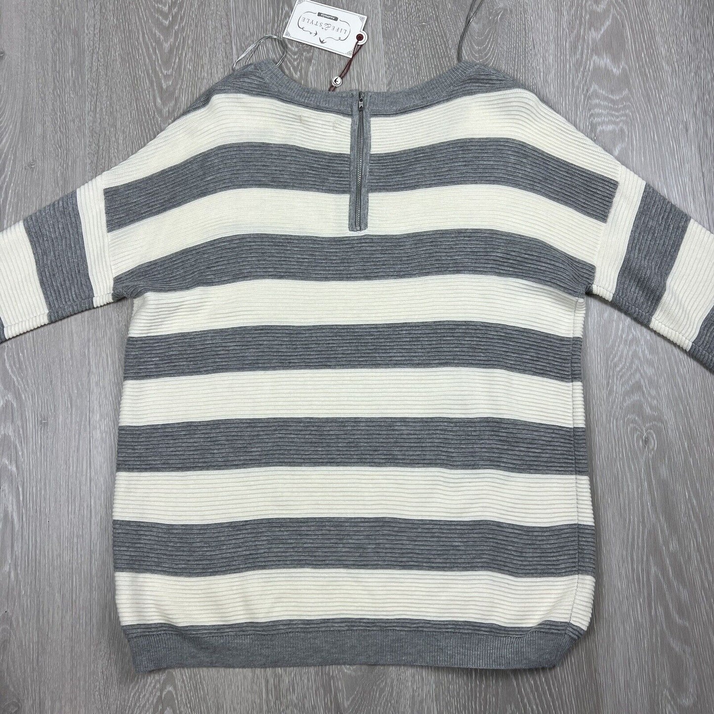 Life And Style Womens White And Grey Striped Jumper Size Medium  (New)