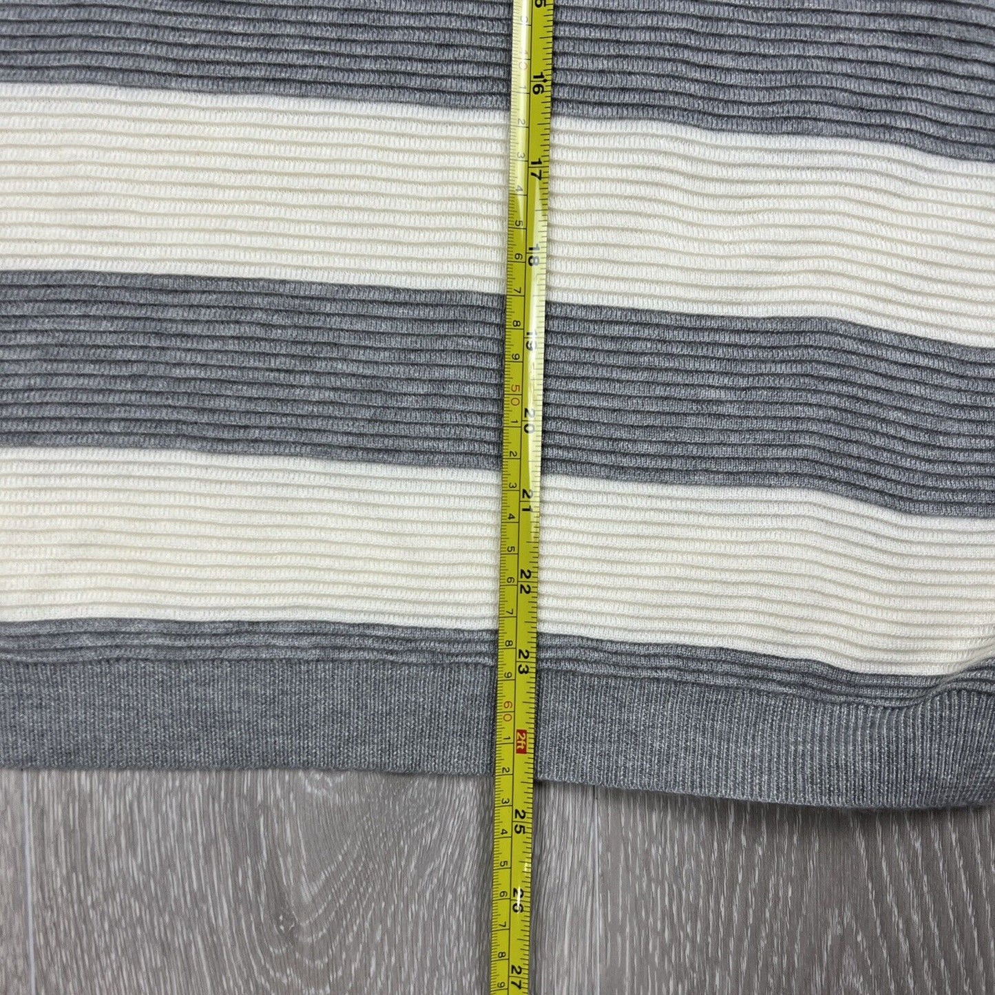 Life And Style Womens White And Grey Striped Jumper Size Medium  (New)