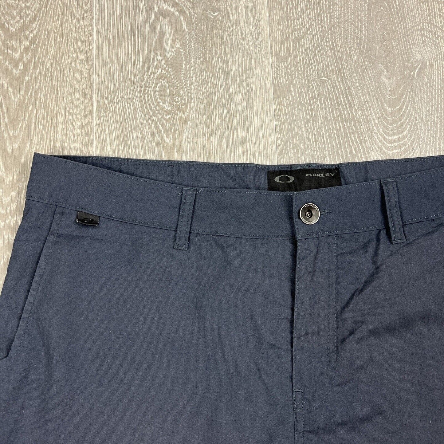 Oakley Mens Blue-Grey Chino Shorts Size 38