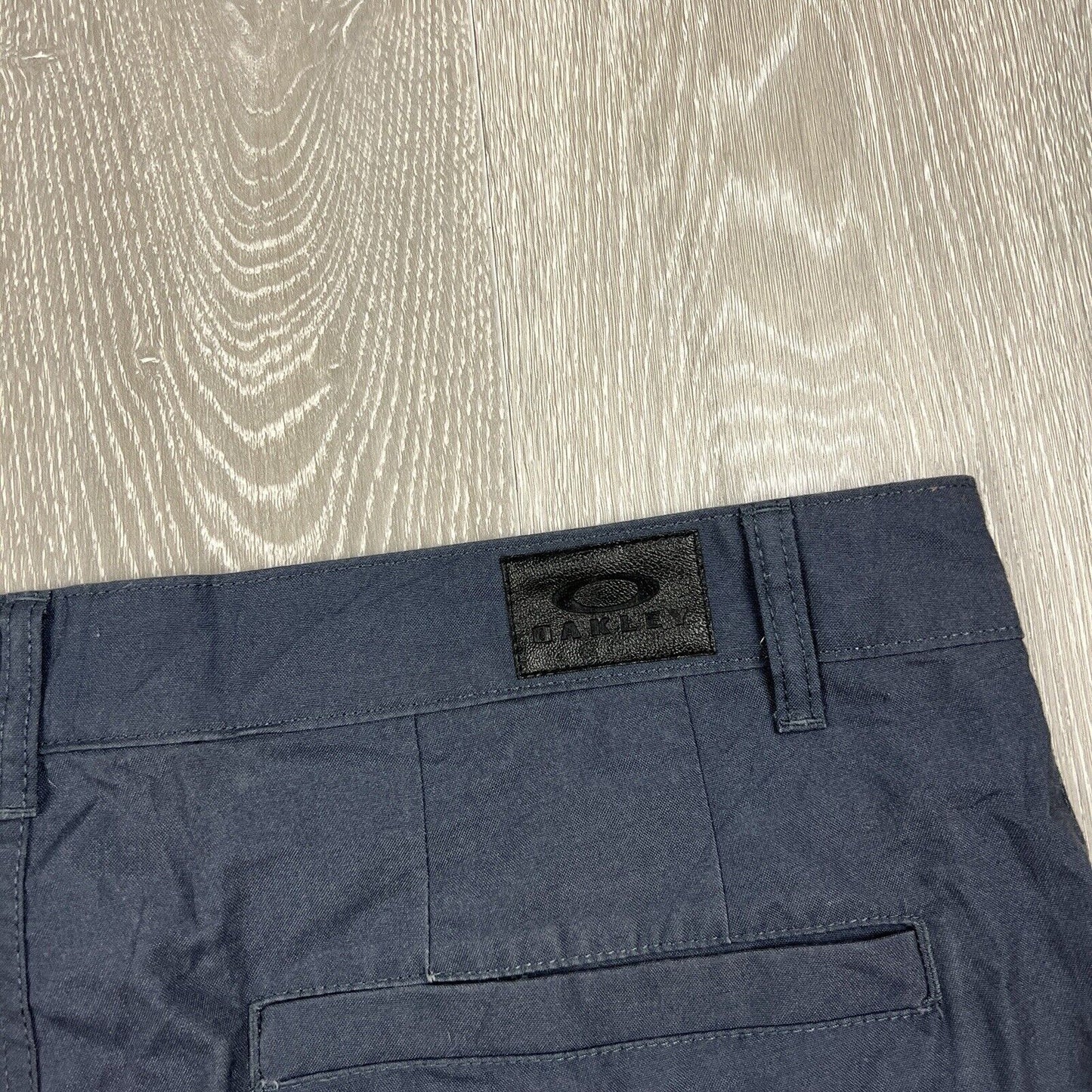 Oakley Mens Blue-Grey Chino Shorts Size 38