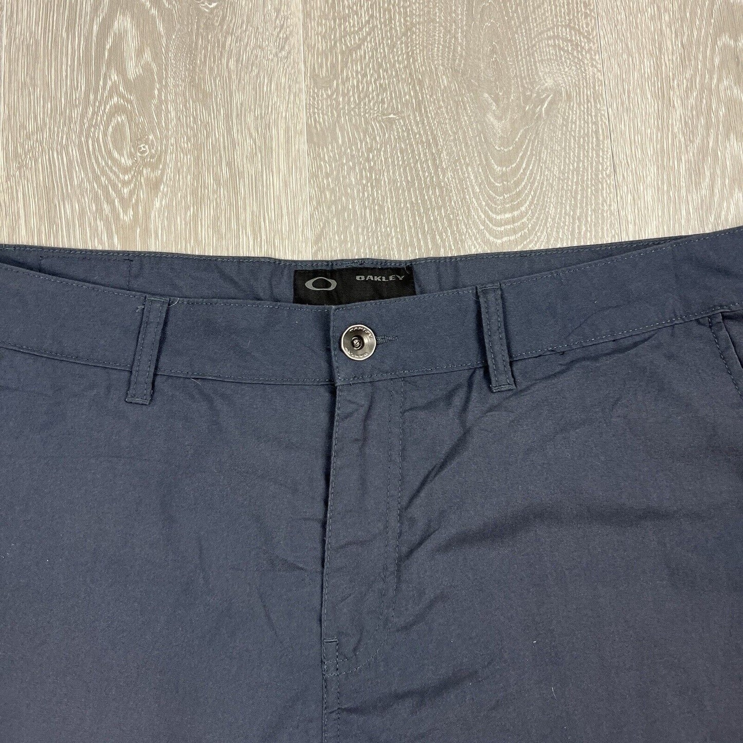 Oakley Mens Blue-Grey Chino Shorts Size 38