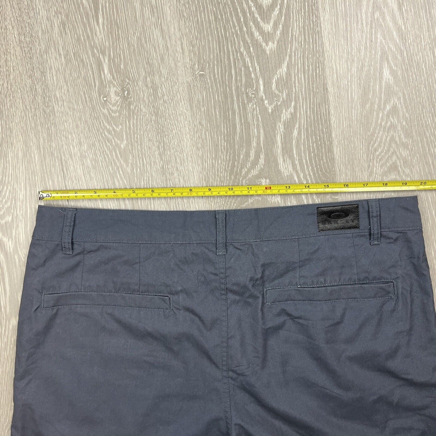 Oakley Mens Blue-Grey Chino Shorts Size 38