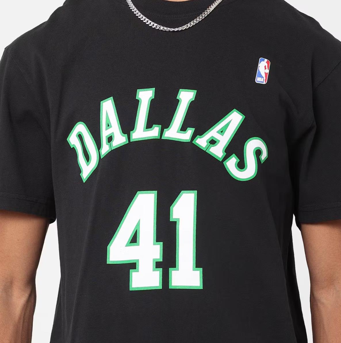 Mitchell & Ness Mens Dallas Mavericks Dirk Nowitzki T-Shirt Size L (New)