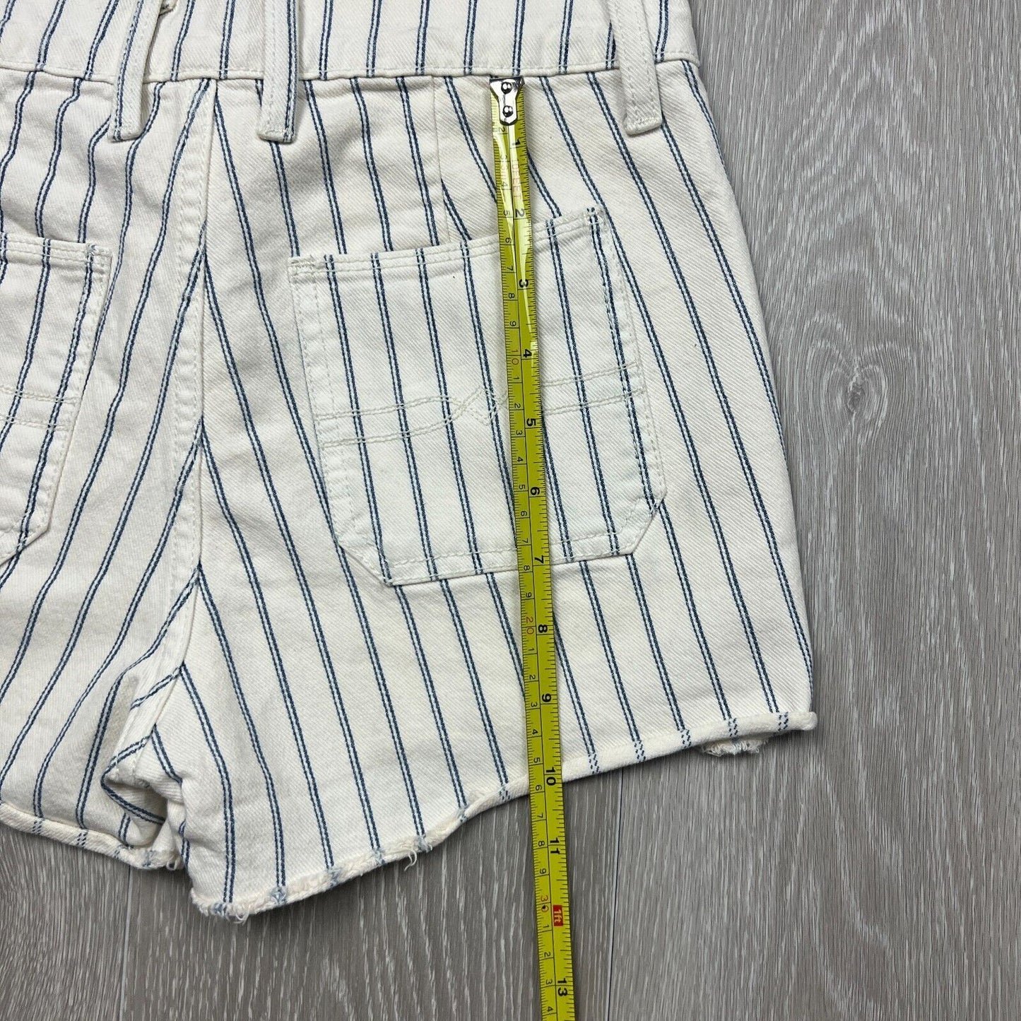 Lucky Brand Womens White Striped Denim Hot Shorts Size 26