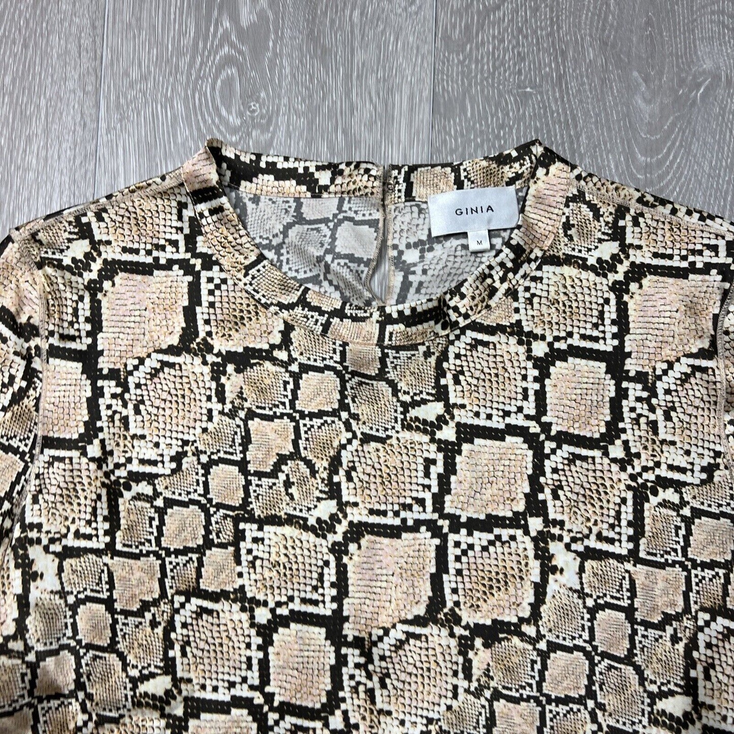 Ginia Womens Snake Skin Pattern Long Sleeve Blouse 100% Silk Size M