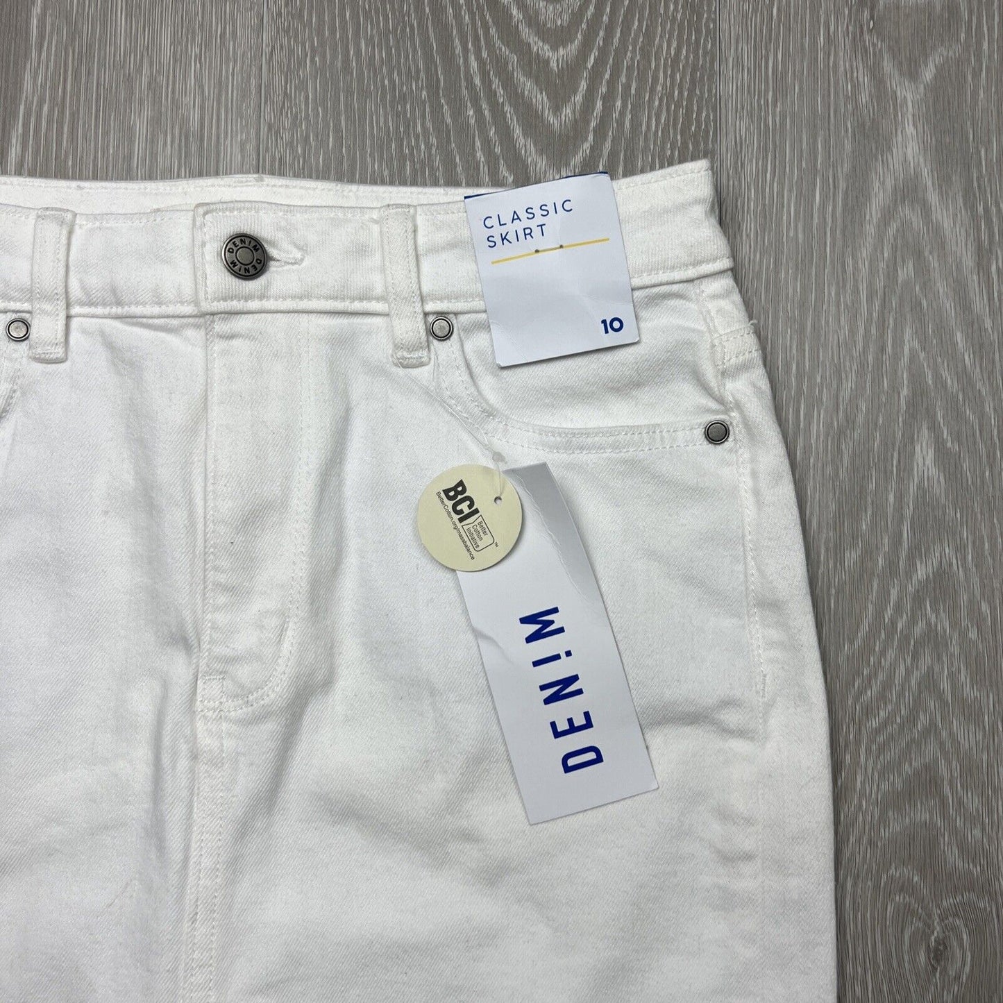 Target Womens Denim Classic White Denim Skirt Size 10 (New)