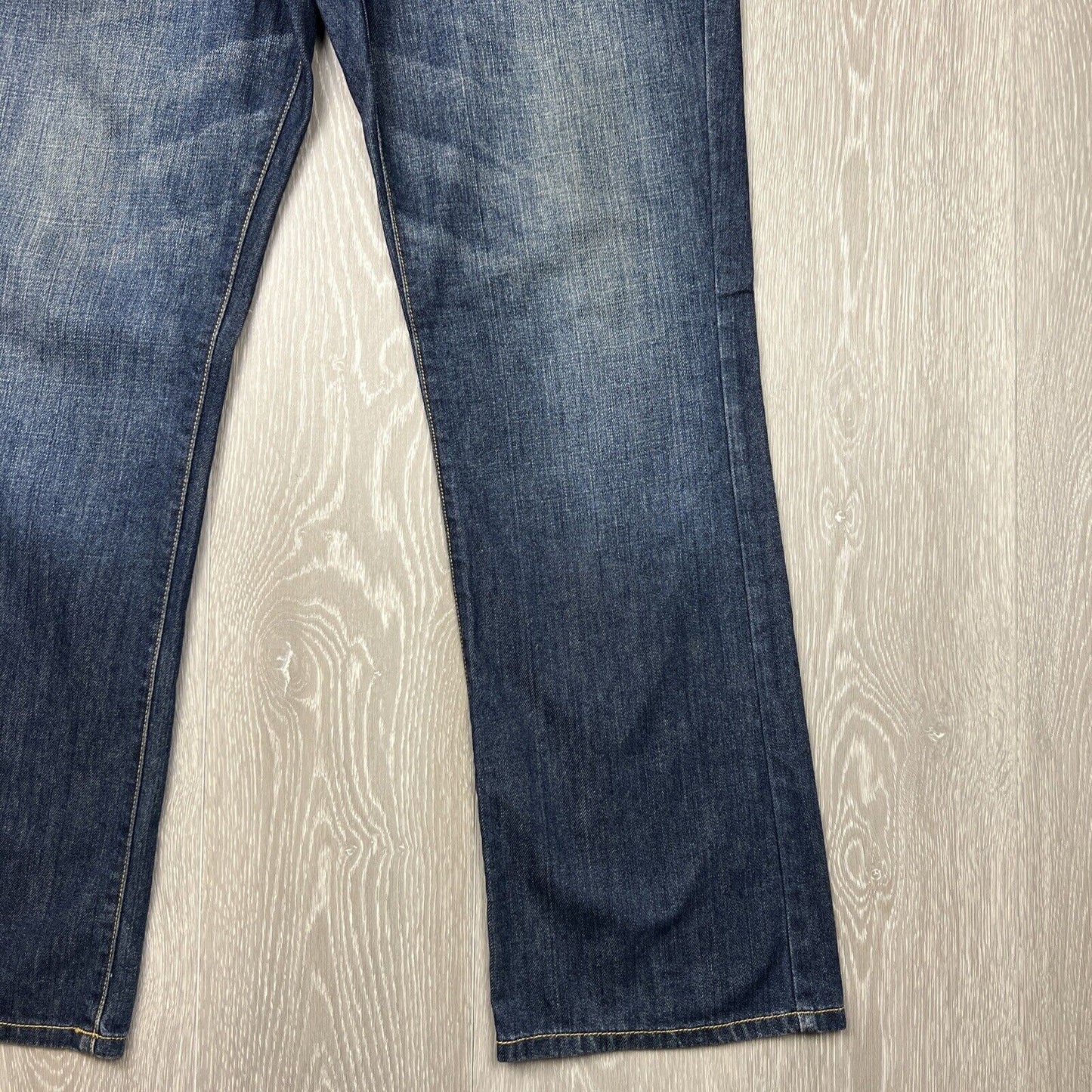 Guess Regular Straight Crescent Fit Mens Jeans Size 33 x 30