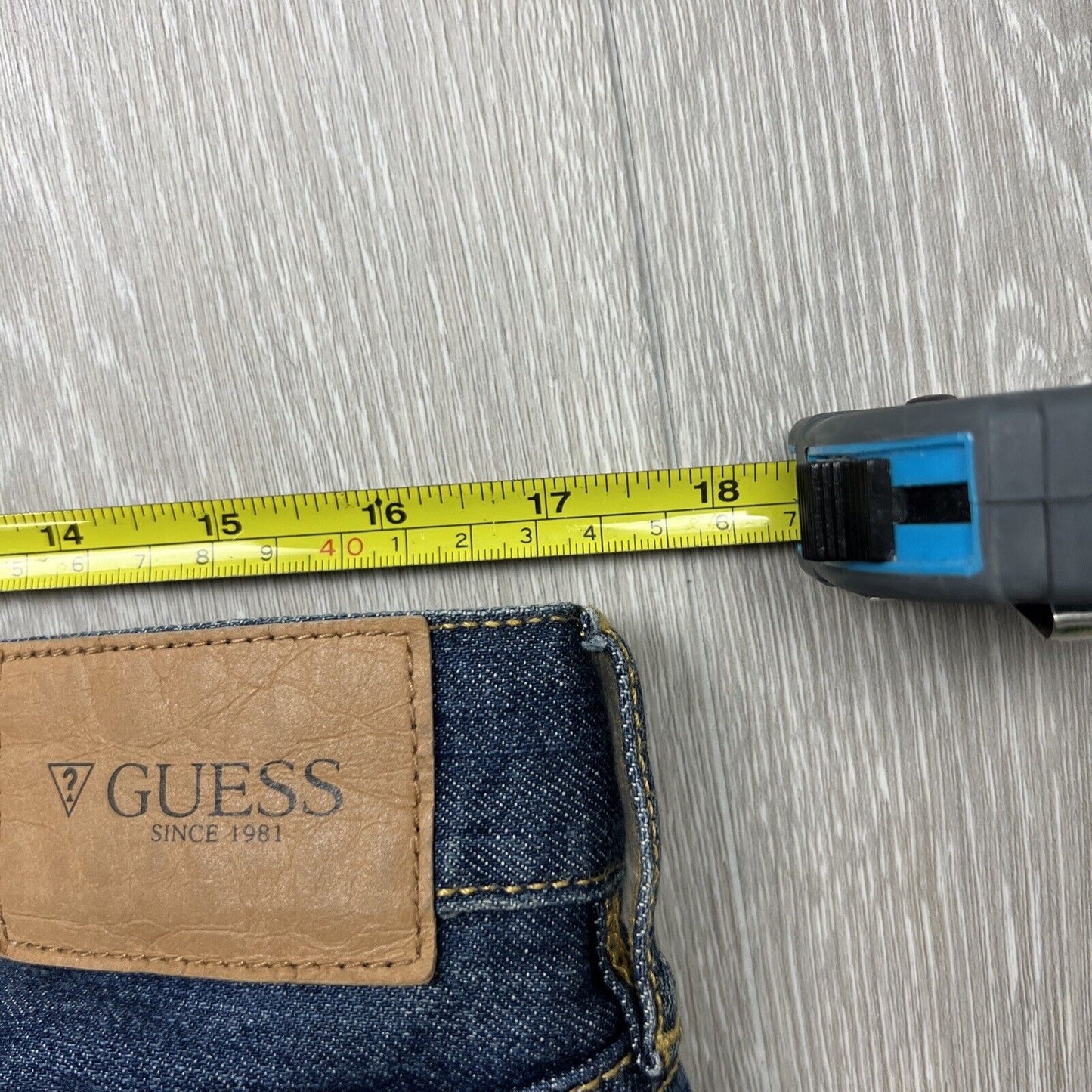 Guess Regular Straight Crescent Fit Mens Jeans Size 33 x 30