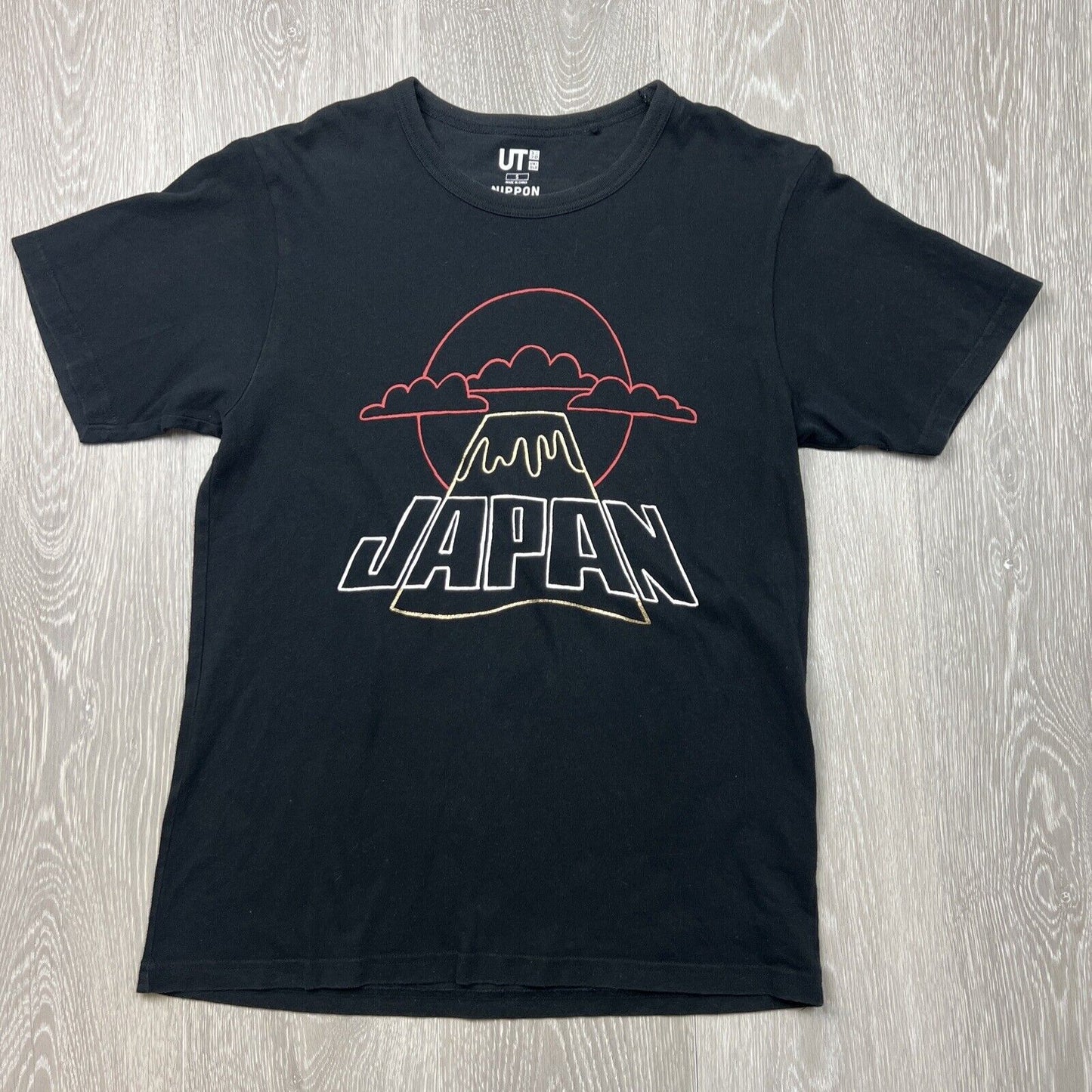 Uniqlo Mens JAPAN Nippon Omiyage Black T-Shirt Size Small