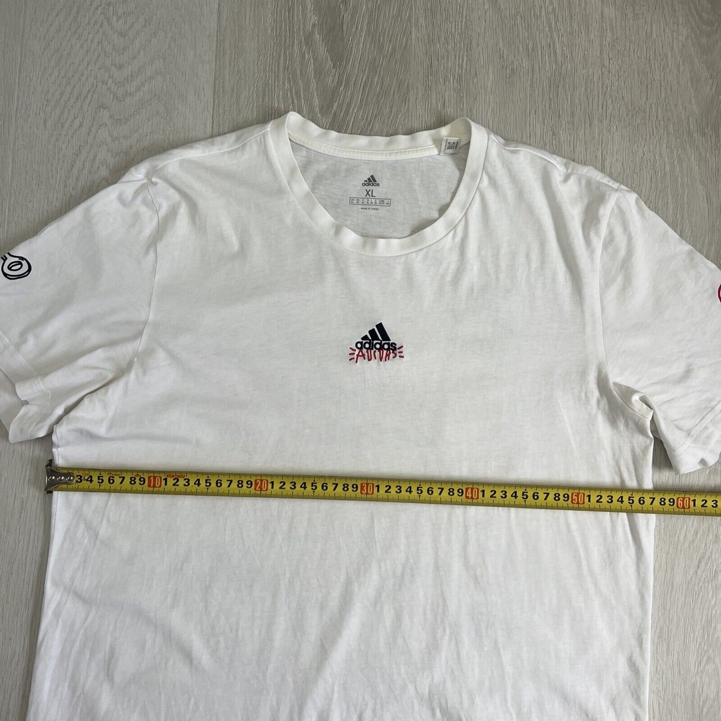 adidas Mens White T-Shirt Size XL (2 Small Holes)