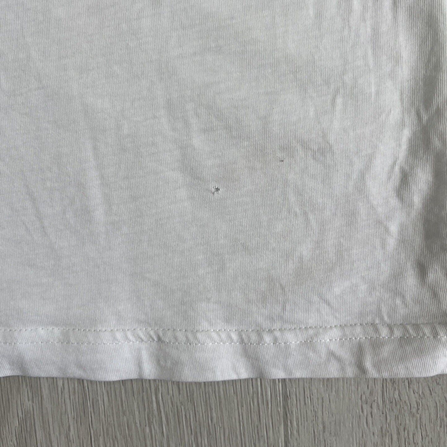 adidas Mens White T-Shirt Size XL (2 Small Holes)