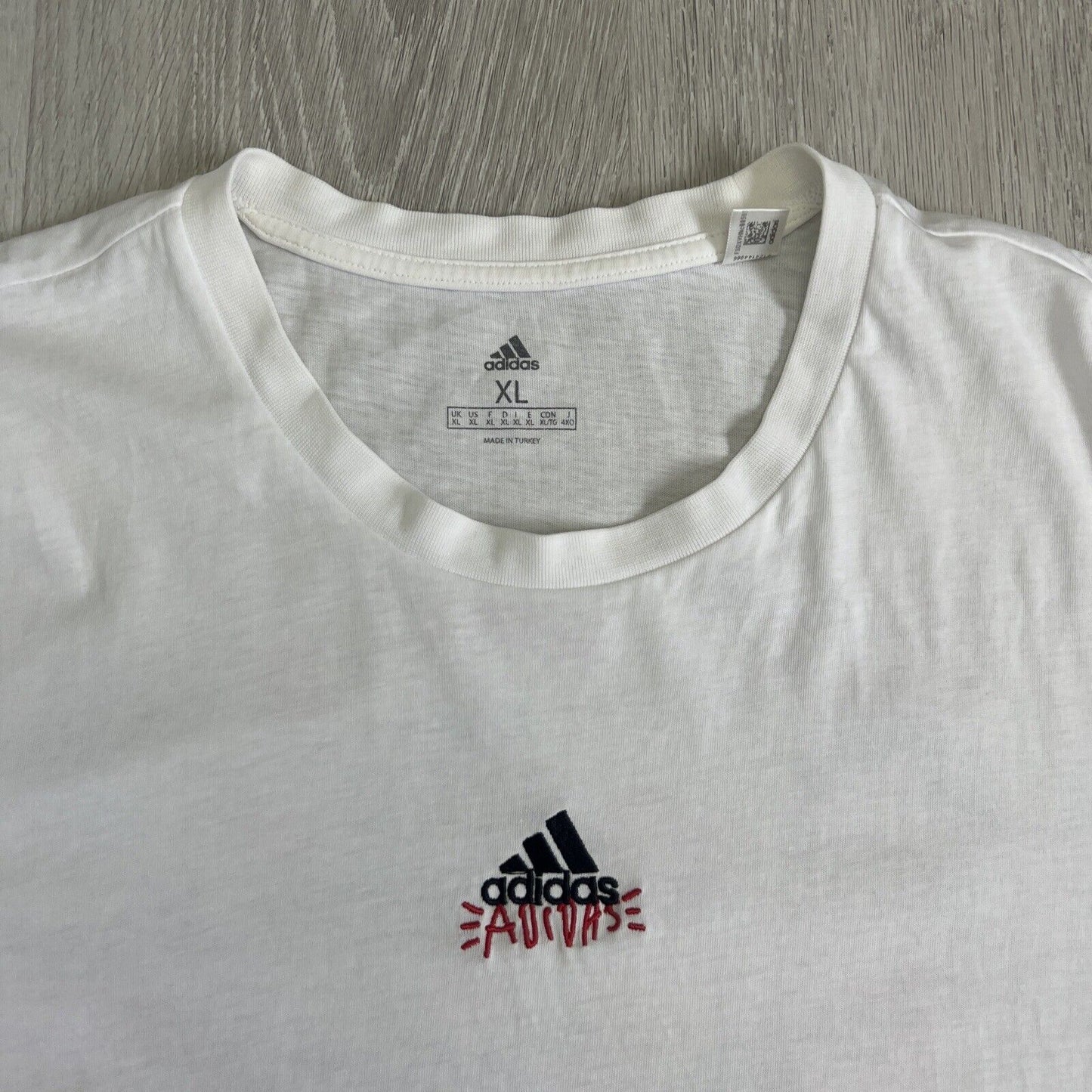 adidas Mens White T-Shirt Size XL (2 Small Holes)