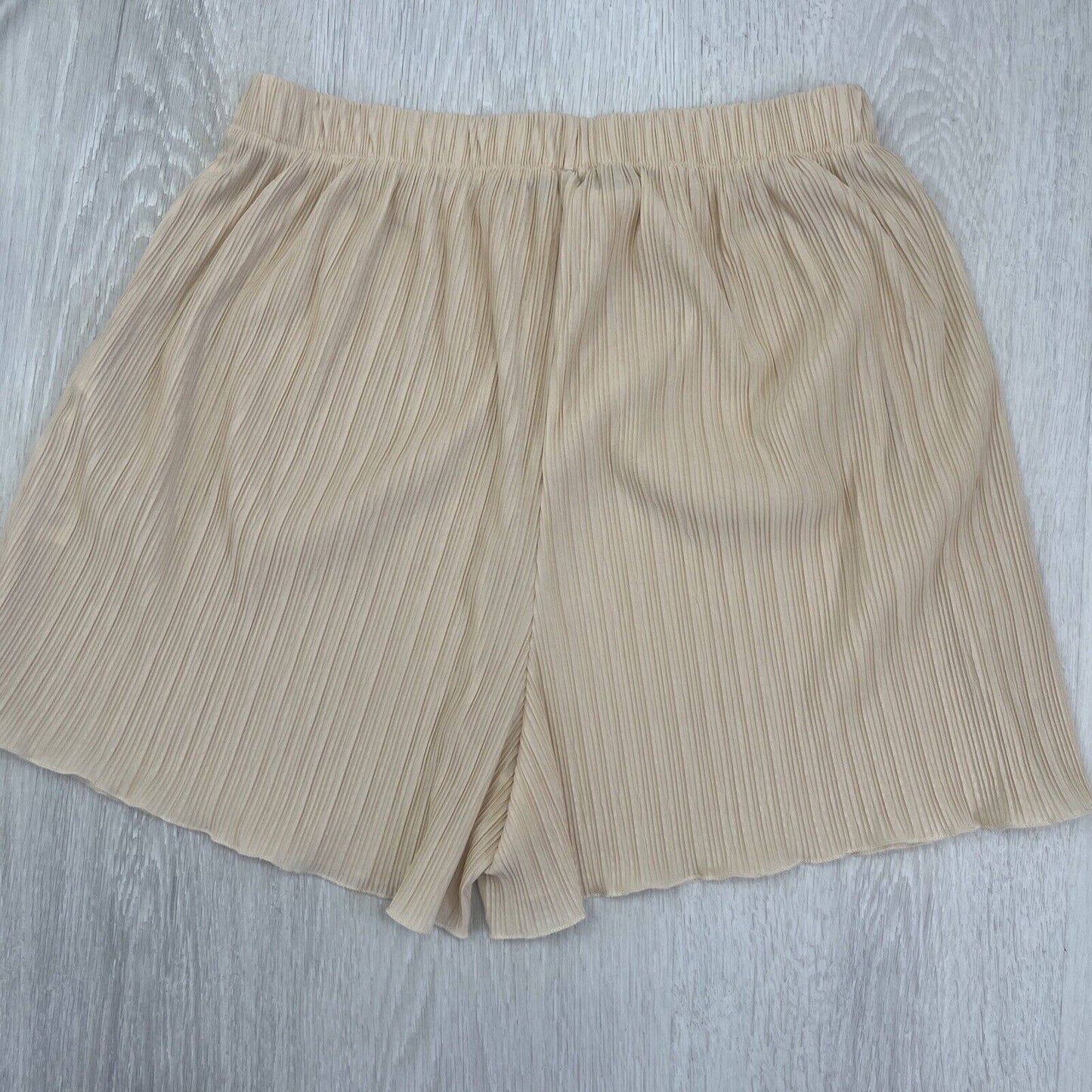 Boohoo Womens Shirt & Shorts Cream Set Size 8 (New)